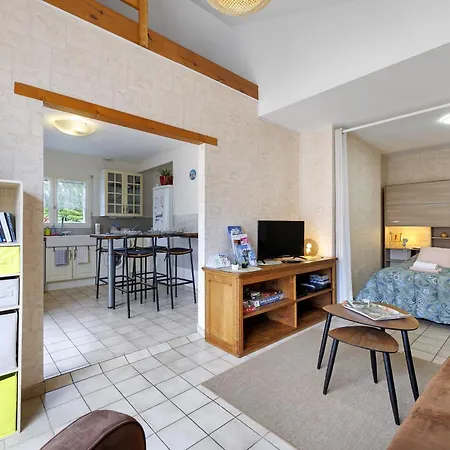 Holiday home Le Cardoue Entre Terre Et