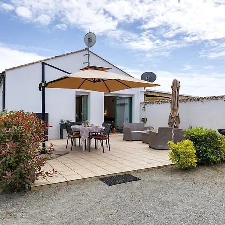 Le Cardoue Entre Terre Et Holiday home *
