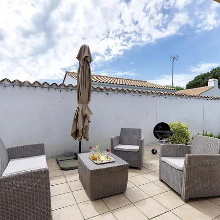 Le Cardoue Entre Terre Et Holiday home