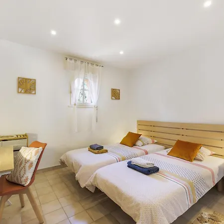 Le Cardoue Entre Terre Et Holiday home *